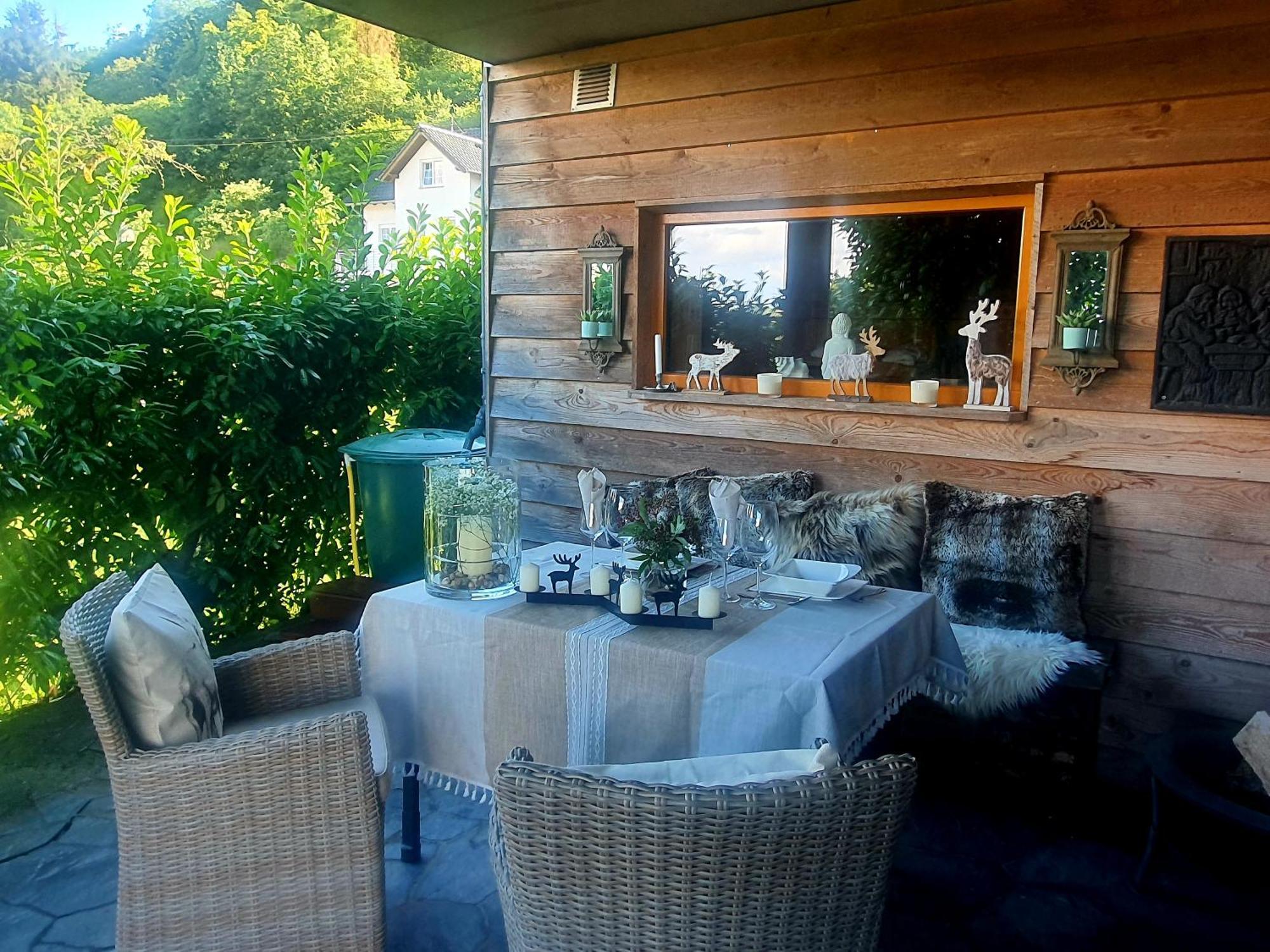 River Mosel Holiday Homes, Meerfeld Studio With A Lake View Exterior photo